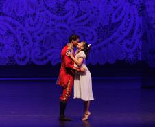“O Quebra-Nozes”: montagem do Teatro Guaíra emociona plateia lotada na primeira noite de apresentação