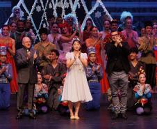 “O Quebra-Nozes”: montagem do Teatro Guaíra emociona plateia lotada na primeira noite de apresentação 