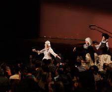 “O Quebra-Nozes”: montagem do Teatro Guaíra emociona plateia lotada na primeira noite de apresentação