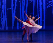 “O Quebra-Nozes”: montagem do Teatro Guaíra emociona plateia lotada na primeira noite de apresentação