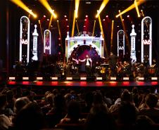 Uma série de atrações  da Oficina de Música de Curitiba estarão presentes nos palcos do Teatro Guaíra, entre elas  o espetáculo Sertanejo Sinfônico conduzido por Wagner Barreto. 