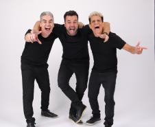 Grupo “Embrulha Pra Viagem”, desembarca em Curitiba com humor afiado e sucesso de público