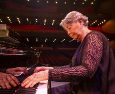 Novo piano Steinway & Sons marca aporte histórico em instrumentos musicais e inaugura temporada da Orquestra Sinfônica do Paraná