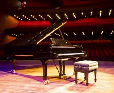 Novo piano Steinway & Sons marca aporte histórico em instrumentos musicais e inaugura temporada da Orquestra Sinfônica do Paraná