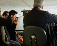 A série de concertos Mostly Mozart no Mon com a Orquestra Sinfônica do Paraná está de volta em 2026. A primeira apresentação será neste sábado(28) às 16h.