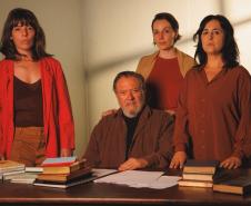 Entre guerra e afeto: “Conto de Farida” estreia no Teatro José Maria Santos com Luís Melo