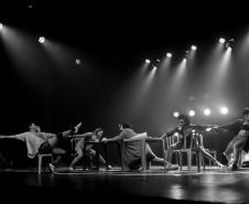 "Deriva" celebra os 18 anos da Súbita Companhia de Teatro no Teatro José Maria Santos