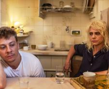 Malu Galli estrela “Mulher em Fuga”, espetáculo inspirado na obra de Édouard Louis, no Guairinha