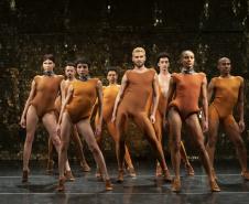 Grupo Corpo celebra 50 anos com “Piracema” no Festival de Curitiba