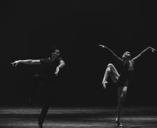 O Balé Teatro Guaíra abriu oficialmente sua temporada de apresentações de 2026 com “Tempo de Movimento”, que reuniu quase seis mil pessoas.