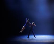 O Balé Teatro Guaíra abriu oficialmente sua temporada de apresentações de 2026 com “Tempo de Movimento”, que reuniu quase seis mil pessoas.