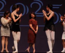 Escola de Dança Teatro Guaíra abre seleção para professores de dança clássica e contemporânea