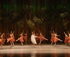 Curitiba Cia de Dança apresenta o ballet clássico Giselle com participação de Ana Botafogo no Teatro Guaíra