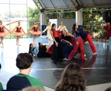 Escola de Dança Teatro Guaíra faz primeira apresentação de 2026 do projeto Guaíra para Todos.
