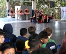 Escola de Dança Teatro Guaíra faz primeira apresentação de 2026 do projeto Guaíra para Todos.