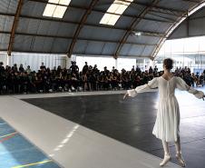 Escola de Dança Teatro Guaíra faz primeira apresentação de 2026 do projeto Guaíra para Todos.