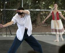 Escola de Dança Teatro Guaíra faz primeira apresentação de 2026 do projeto Guaíra para Todos.