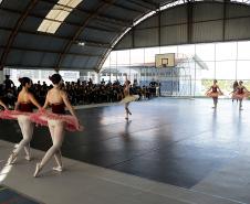 Escola de Dança Teatro Guaíra faz primeira apresentação de 2026 do projeto Guaíra para Todos.