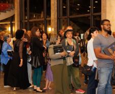 Lançamento de livro sobre os 40 anos da Orquestra reúne mais de 500 pessoas no Centro Cultural Teatro Guaíra