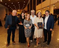 Lançamento de livro sobre os 40 anos da Orquestra reúne mais de 500 pessoas no Centro Cultural Teatro Guaíra