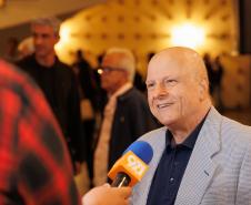 Lançamento de livro sobre os 40 anos da Orquestra reúne mais de 500 pessoas no Centro Cultural Teatro Guaíra