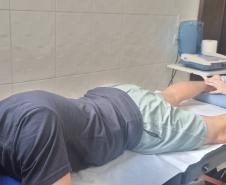 O trabalho de fisioterapia  é fundamental para performance de bailarinos do Teatro Guaíra.