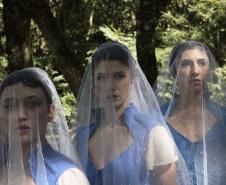 Bruna Vicente, Amanda Soares e Marcela Pinho interpretam as "Giselles" em um dos elencos