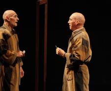 “Gregor” encerra temporada com sessões cheias no Teatro José Maria Santos