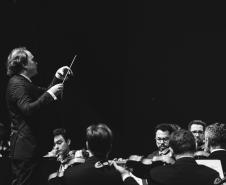 Orquestra Sinfônica do Paraná lota Guairão e encerra semana de recorde de público