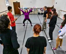 Teatro Guaíra oferece curso gratuito de técnicas corporais para artistas do movimento