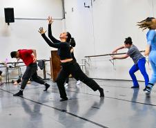 Teatro Guaíra oferece curso gratuito de técnicas corporais para artistas do movimento