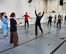 Teatro Guaíra oferece curso gratuito de técnicas corporais para artistas do movimento