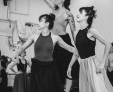 Estreia nesta semana: “GiselleS” transforma clássico em uma história sobre identidade, amor e aparência