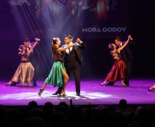 Mora Godoy, renomada bailarina do tango argentino, faz apresentação única no Teatro Guaíra