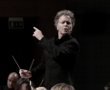 Orquestra Sinfônica do Paraná recebe maestros internacionais em série especial de concertos no mês de agosto