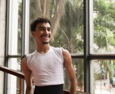 Samuel Sander - Escola de Dança Teatro Guaíra