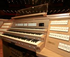 Centro Cultural Teatro Guaíra incorpora novo órgão eletrônico ao seu patrimônio musical