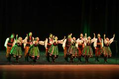 No Teatro Guaíra, em Curitiba, pela primeira vez no Brasil, a Companhia Nacional de Canto e Dança Śląsk, da Polônia, se apresentou ao lado do Balé Teatro Guaíra e do Grupo Polônes do Paraná Wisła. 