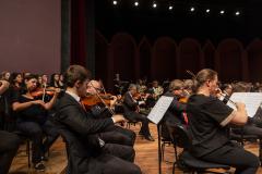 Orquestra no palco do Guairão