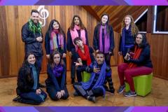 Arte e fotos de ensaio do elenco