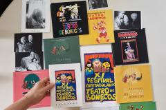 Encartes da programação de várias edições do Festival de Bonecos