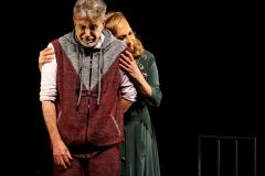 Cenas da peça "Ninguém dirá que é trade demais"