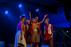 Cena do espetáculo Negro Não Nego