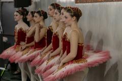 Escola de Dança Teatro Guaíra encanta mais de 850 alunos com espetáculo em colégio estadual