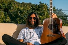 Tocando pela primeira vez no Guairão, Armandinho faz dois shows em Curitiba