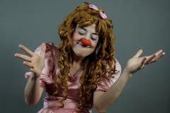 PIANINHO marca a estreia solo da palhaça Siriema,da artista Larissa Lima, no palco do Miniguaira