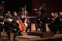 Quase 2 mil pessoas estiveram presentes para a apresentação da Orquestra Sinfônica do Paraná neste domingo, que trouxe obras de Robert Schumann e Béla Bartók.