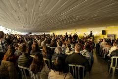  A Orquestra Sinfônica do Paraná retorna no vão-livre do Museu Oscar Niemeyer (MON) concerto gratuito da série "OSP no Museu Oscar Niemeyer – Mostly Mozart".