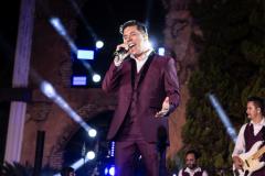 Jhean Marcell apresenta o espetáculo "Décadas" no Guairinha