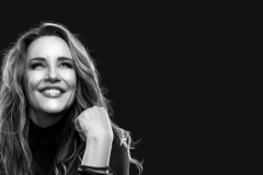 Ana Carolina celebra carreira com turnê "25 Anas" no Guairão